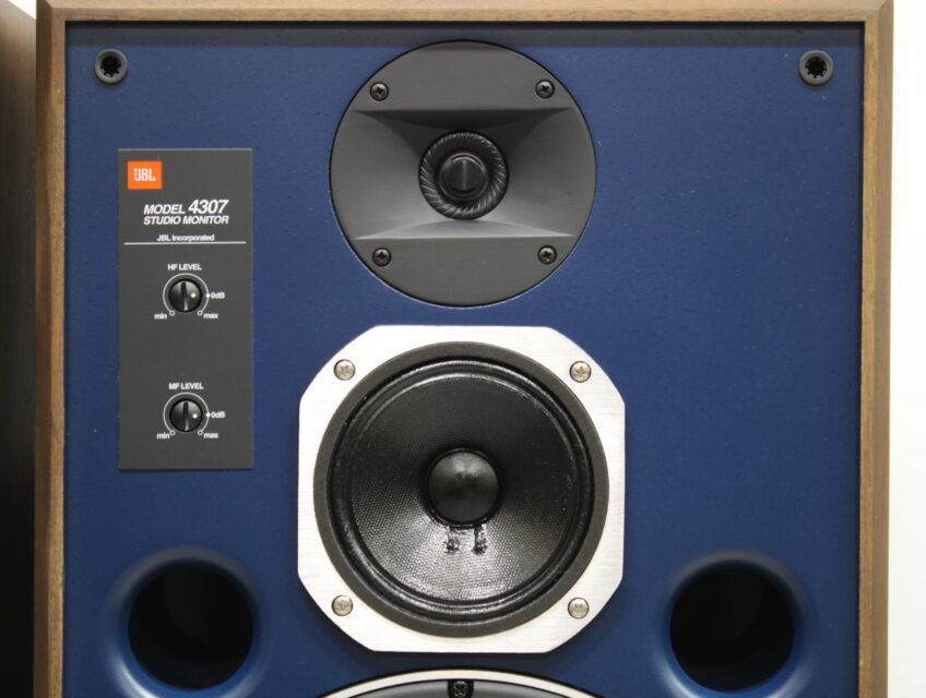 鼻*様 JBL 4307 スピーカー かなり状態よい。ペア、箱あり。 鼻*様 JBL 4307 スピーカー かなり状態よい。ペア、箱あり